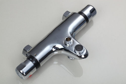 Thermostatische kraan met centrale uitloop en handdoucheaansluiting