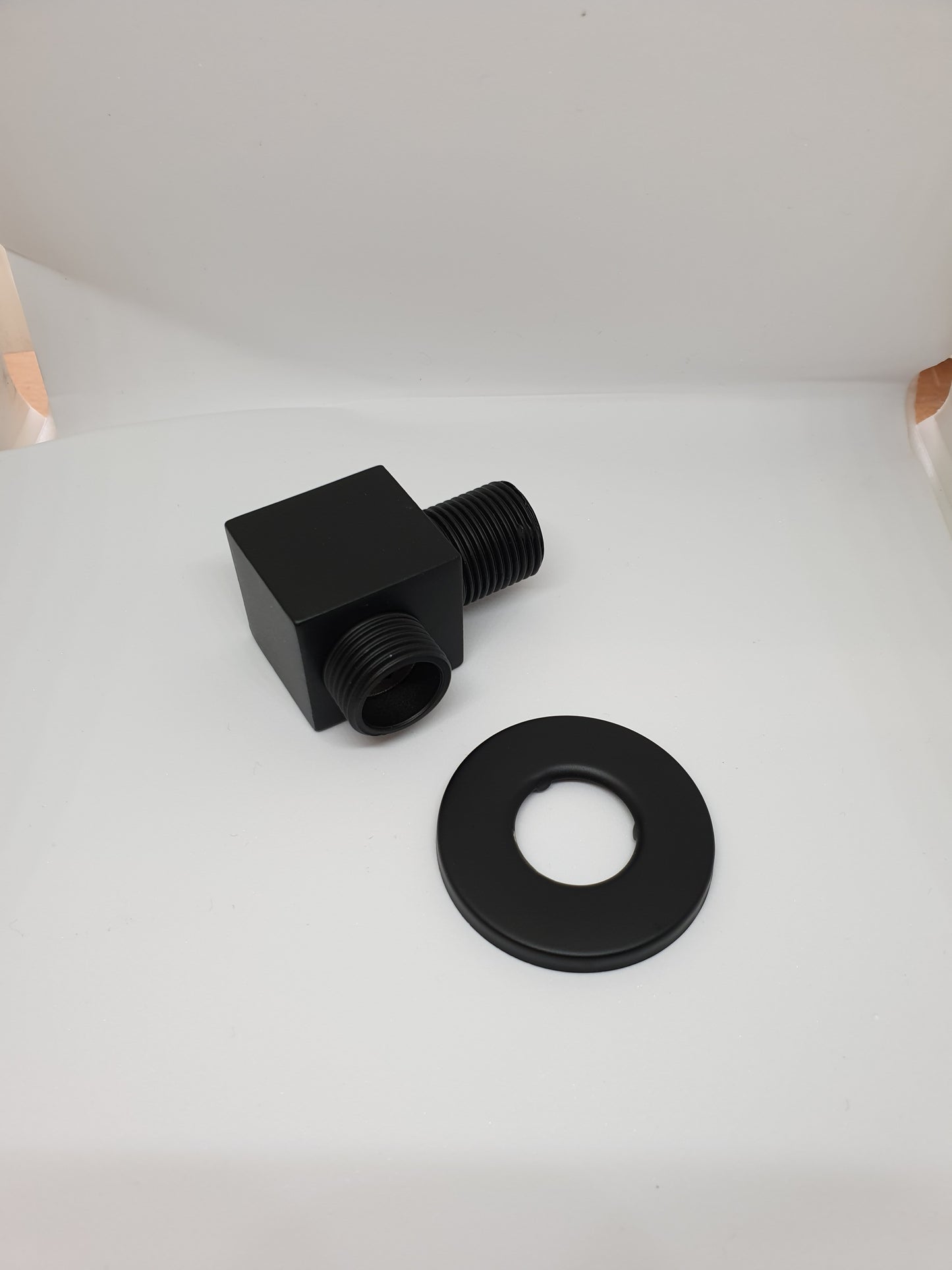 Shower connection black