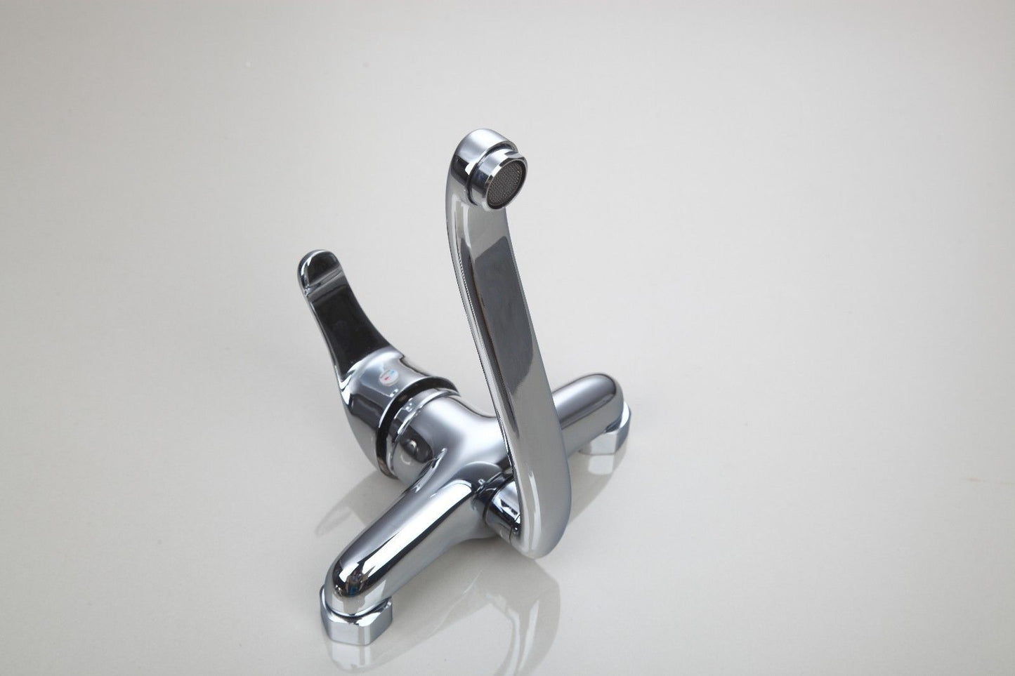 Chrom-Badewannenarmatur mit extra langem Auslauf