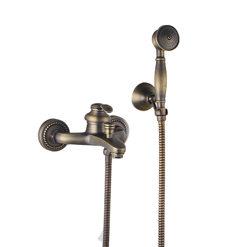 Badewannenarmatur im Antik-Look