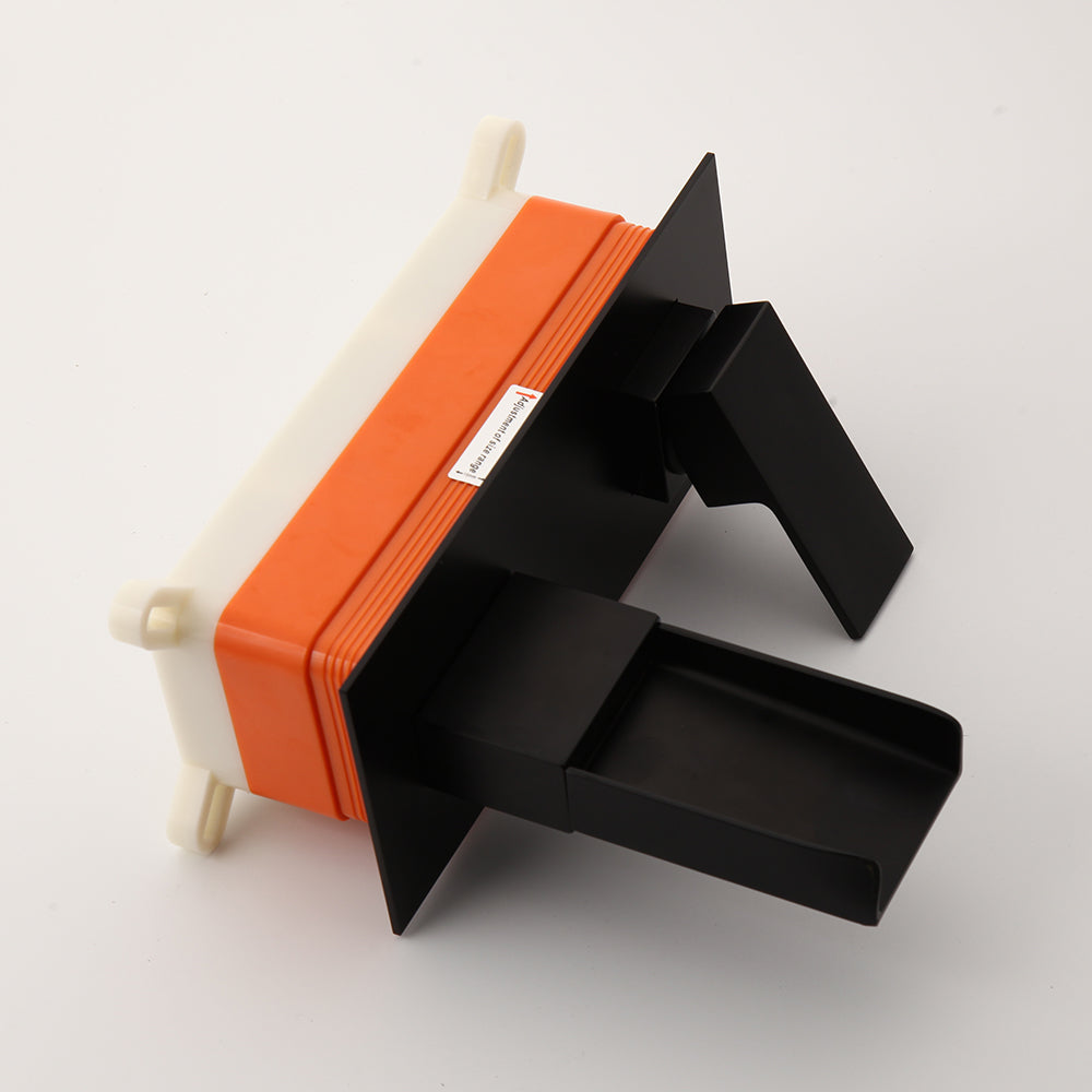 Luxuriöser schwarzer eingebauter Wasserfallhahn