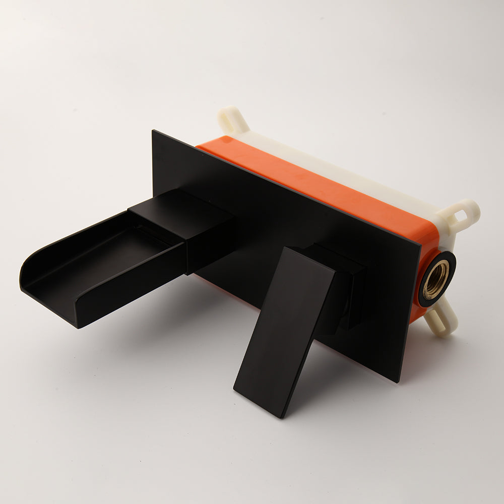 Luxuriöser schwarzer eingebauter Wasserfallhahn