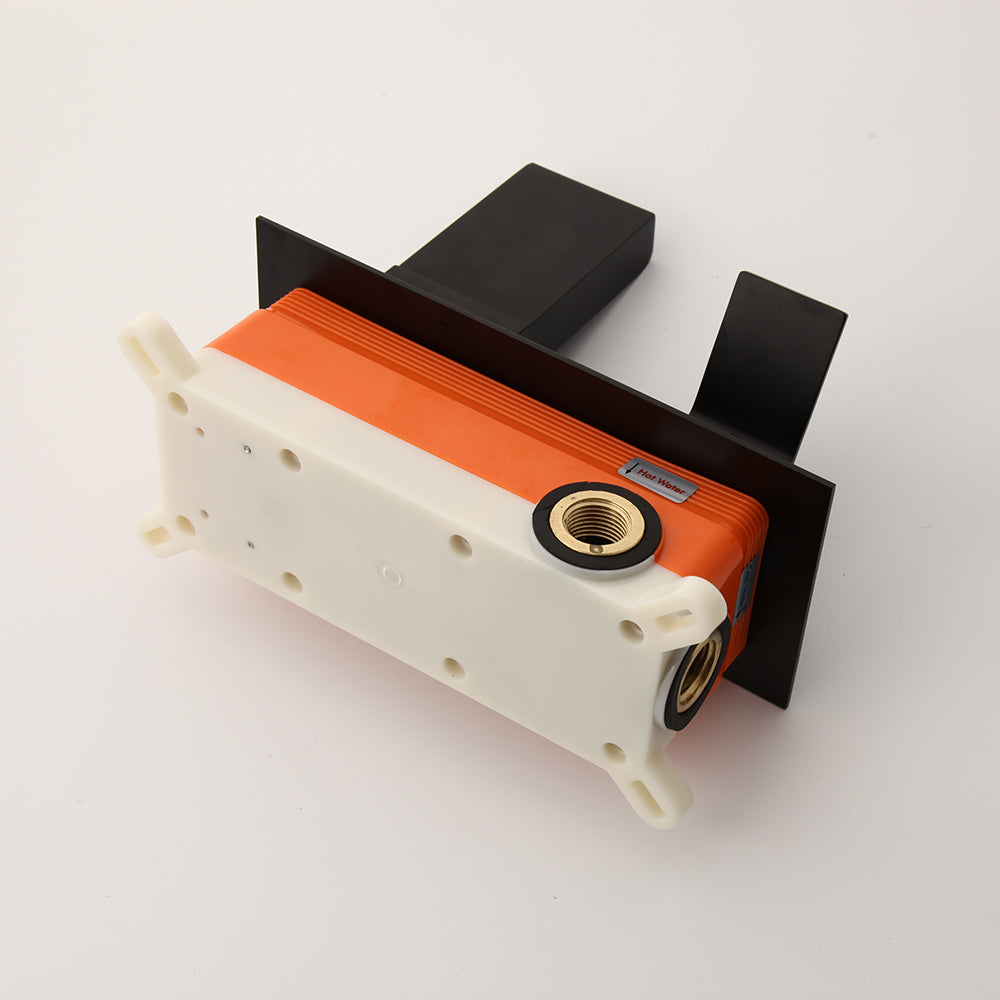 Luxuriöser schwarzer eingebauter Wasserfallhahn