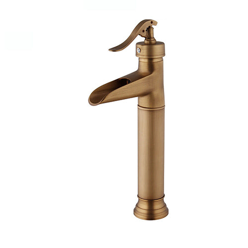 Bronze-colored waterfall tap, country style