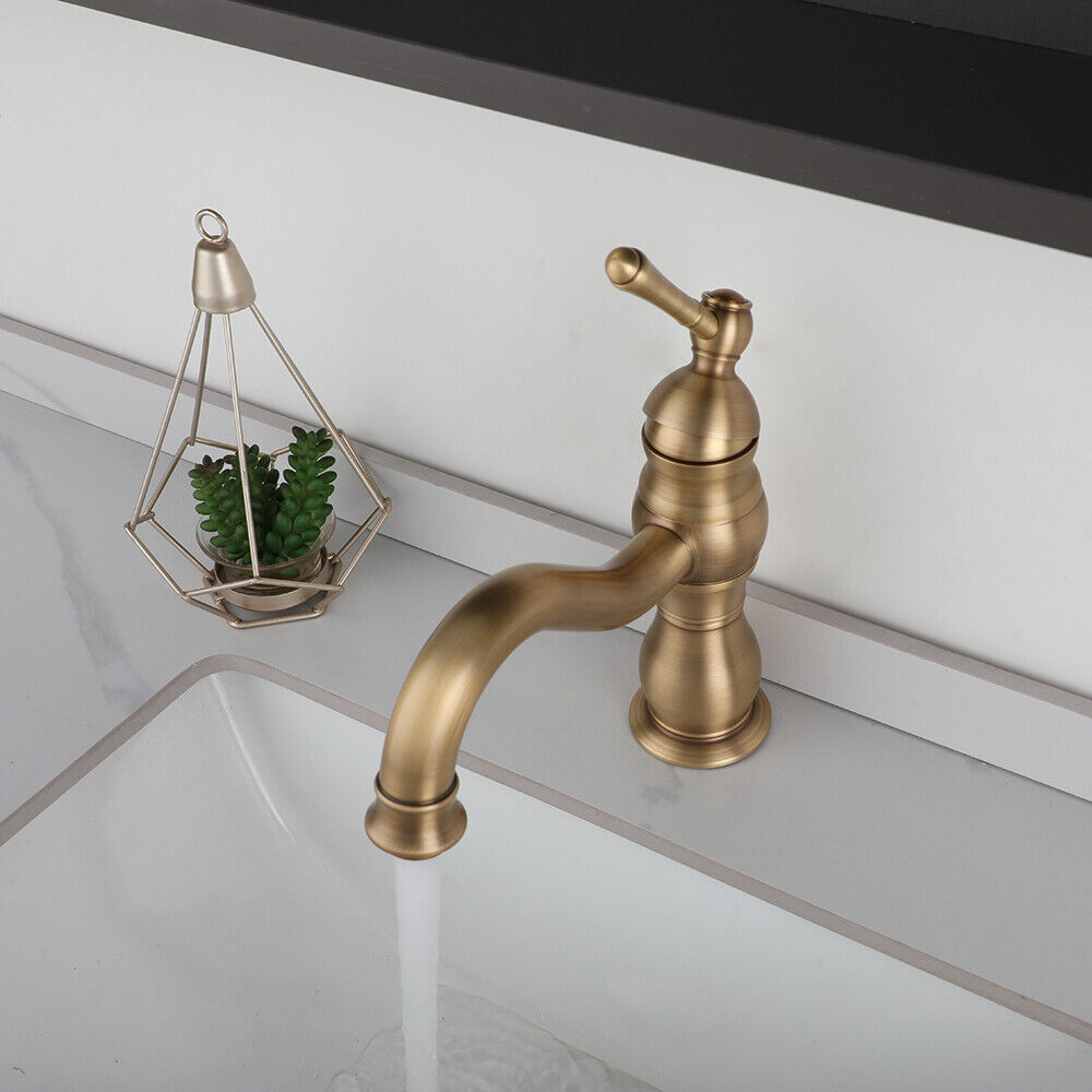 Antique look bronze washbasin tap