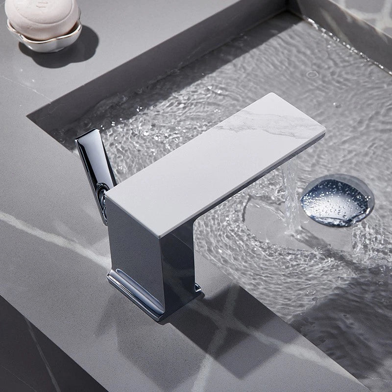 Chrome washbasin tap | Modern design