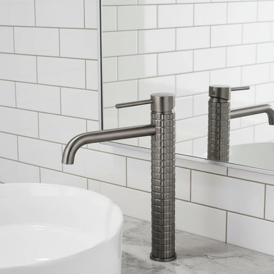 Hoge wastafelkraan gun metal met structuur