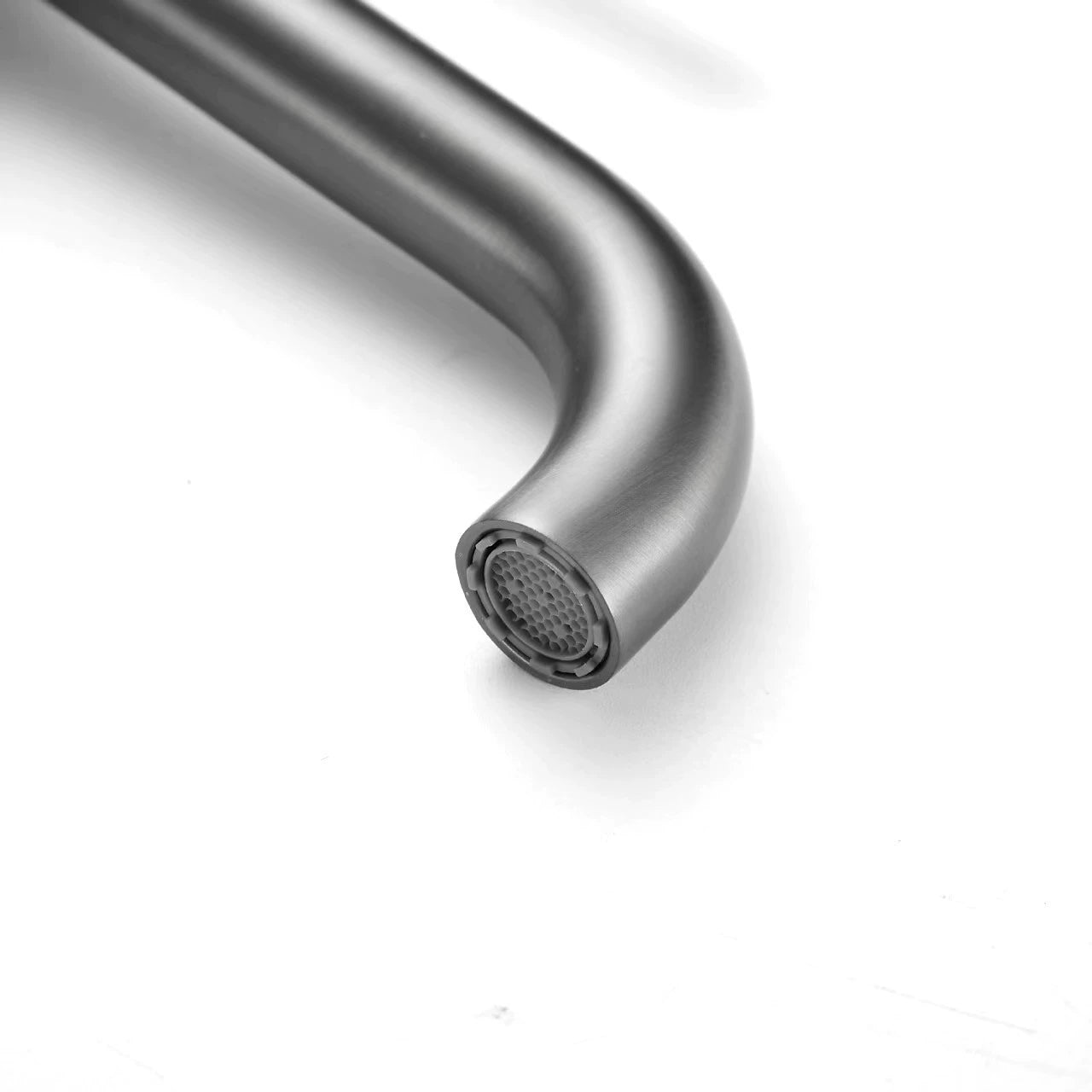 Gun metal wastafelkraan laag model met keramische schijven