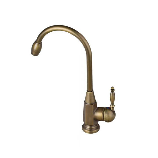 Klassieke bronzen keukenkraan met een antieke uitstraling