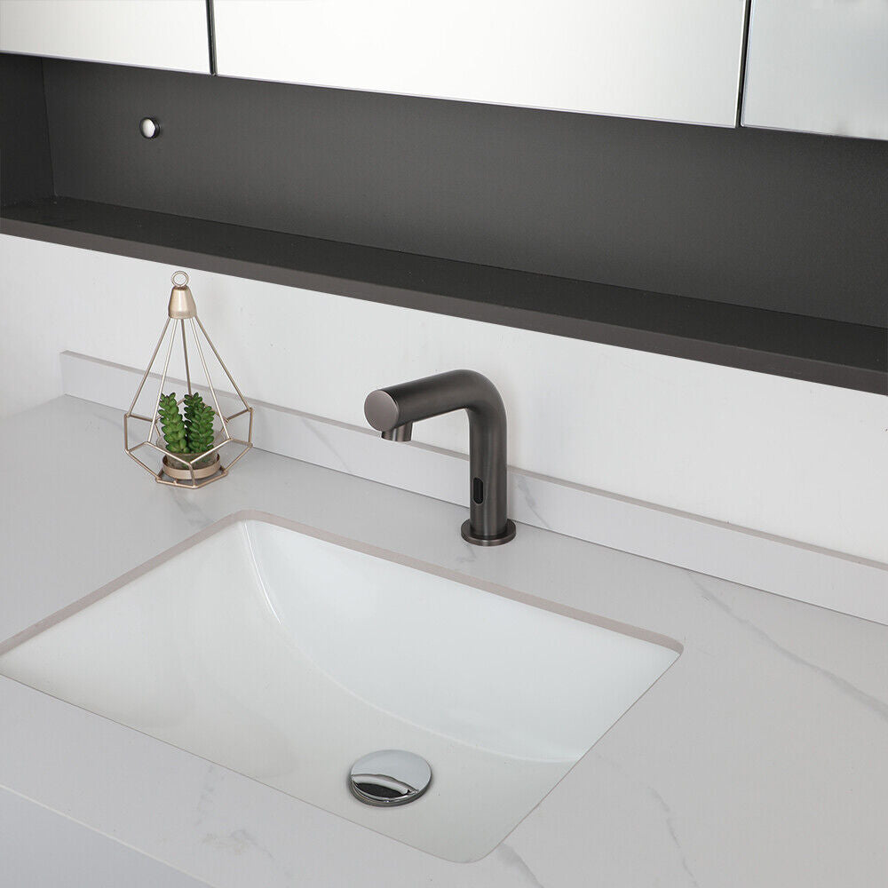 Eleganter Sensorhahn aus Gun Metal mit freihändiger Bedienung