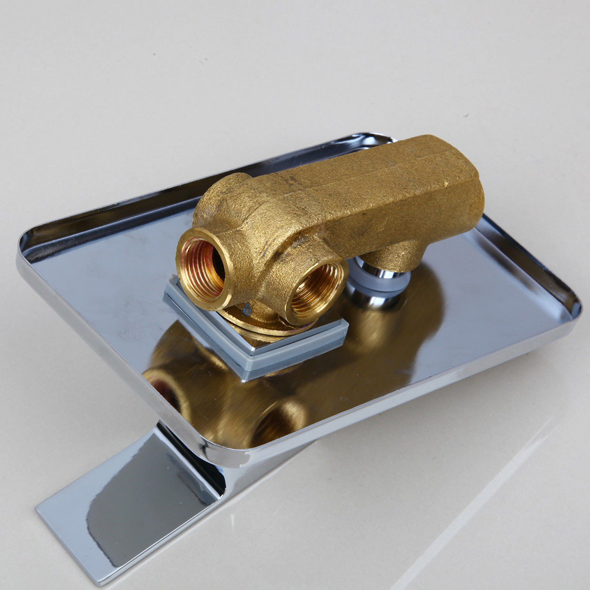 Regendusche mit Wasserfallfunktion, Chromoberfläche