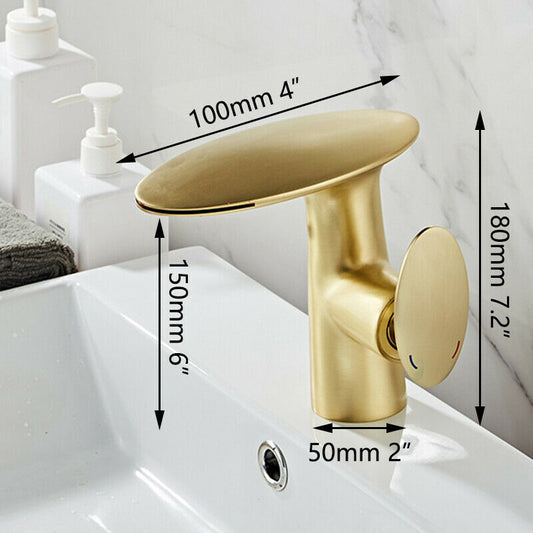 Wasserfall-Wasserhahn in Mattgold