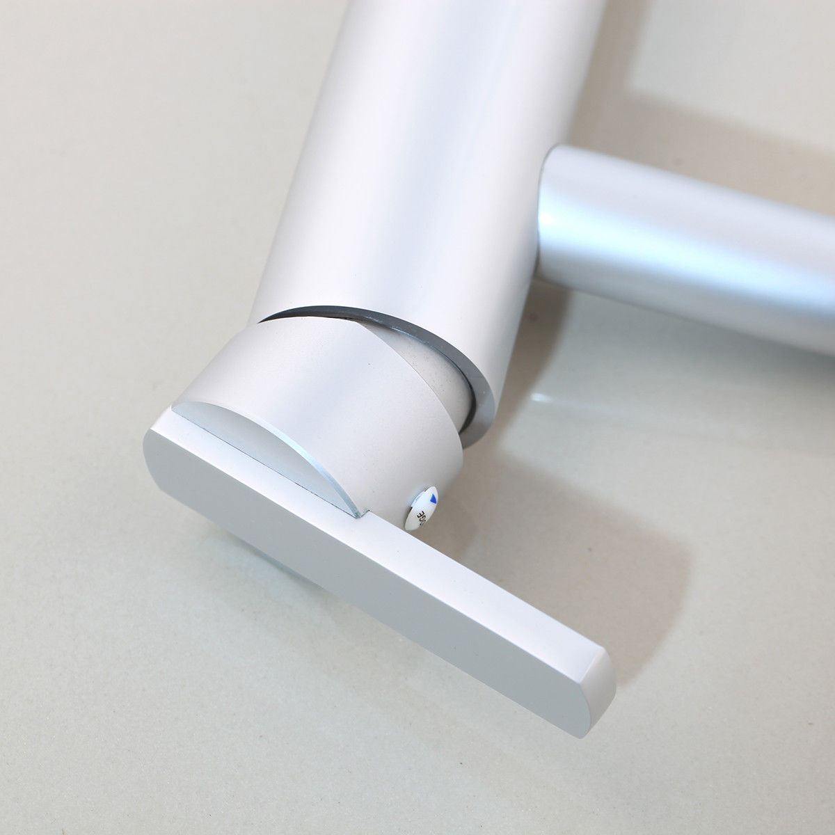 Waschtischarmatur aus Aluminium