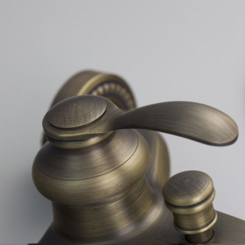 Badewannenarmatur im Antik-Look