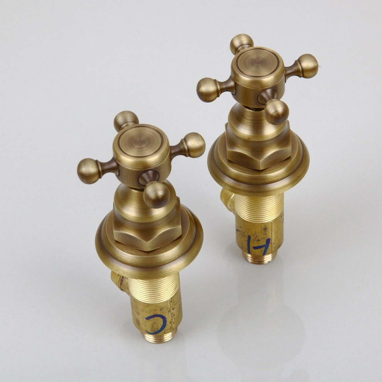 Bronzefarbene Einbaudusche