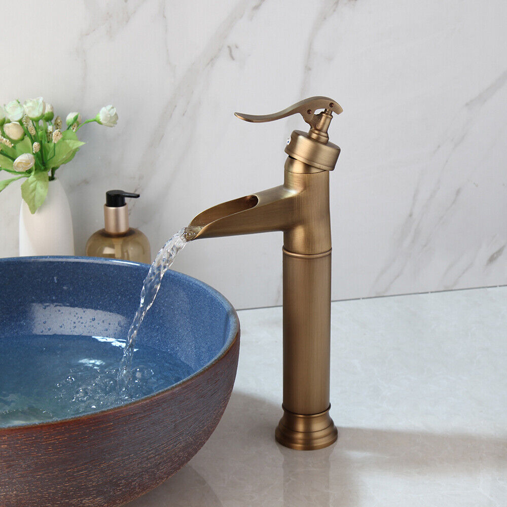 Bronze-colored waterfall tap, country style