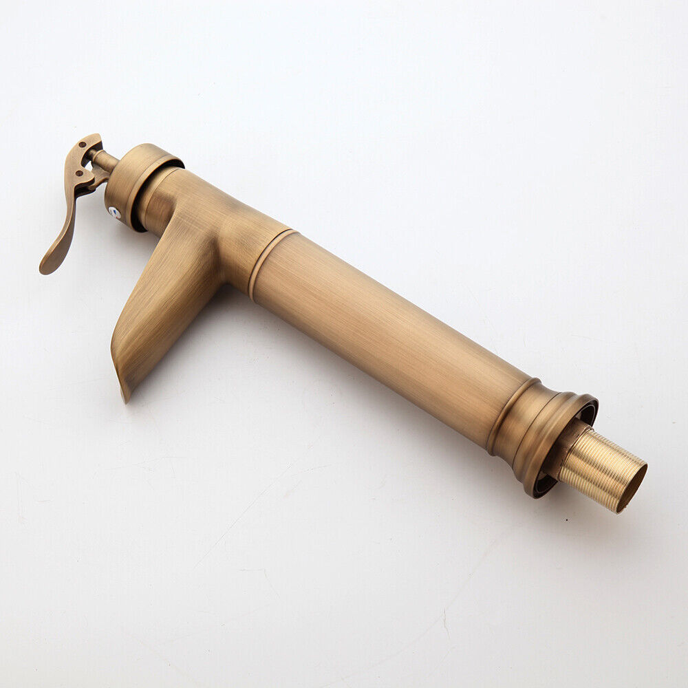 Bronze-colored waterfall tap, country style