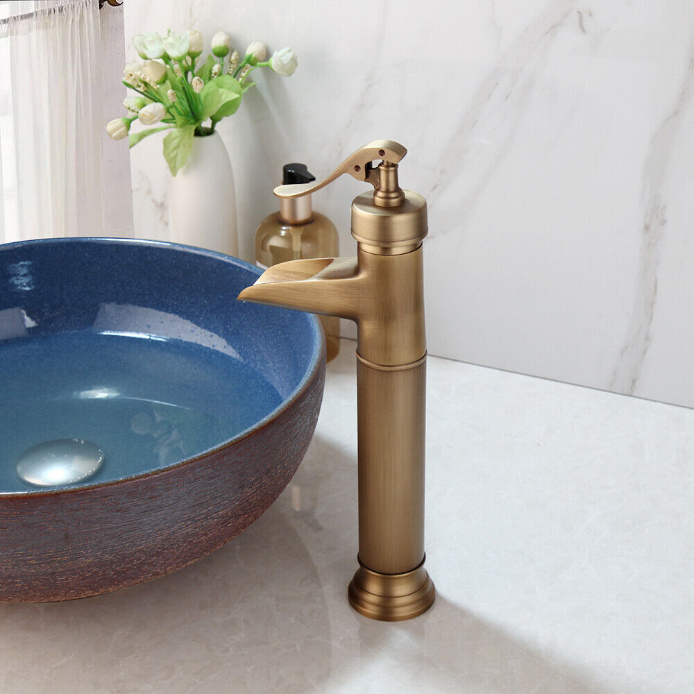 Bronze-colored waterfall tap, country style