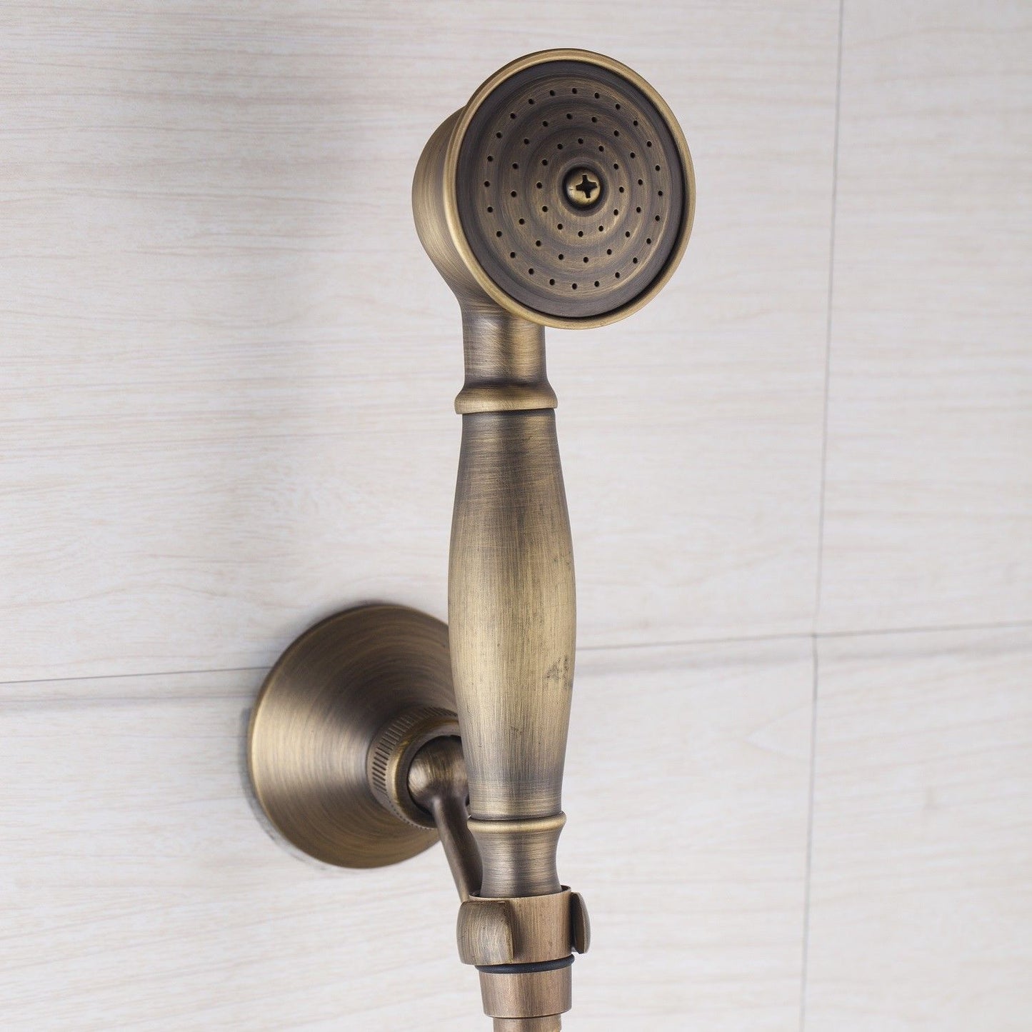 Badewannenarmatur im Antik-Look