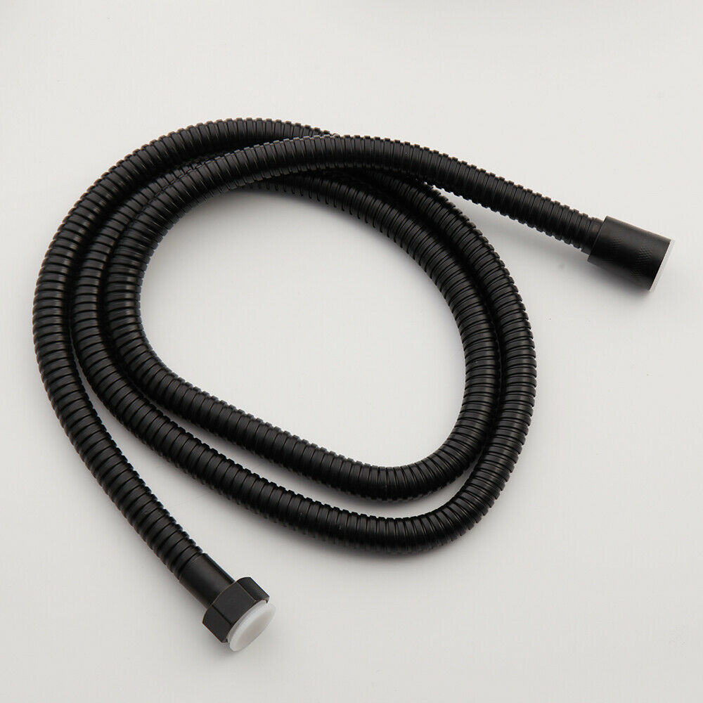 Moderner, schwarzer, freistehender Badewannenhahn