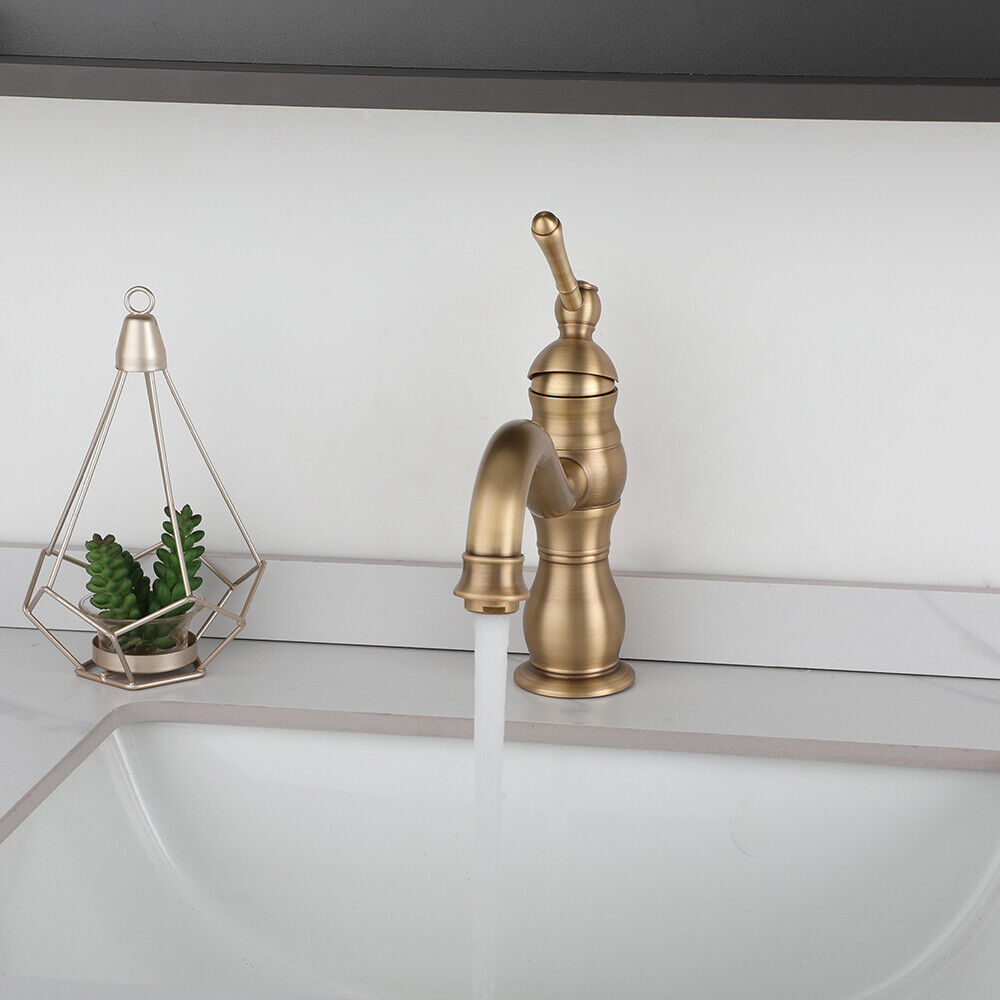 Antique look bronze washbasin tap