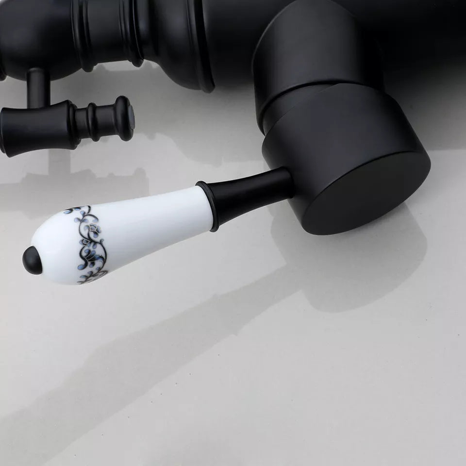 Malvizza Luxury Country Kitchen Faucet – Black