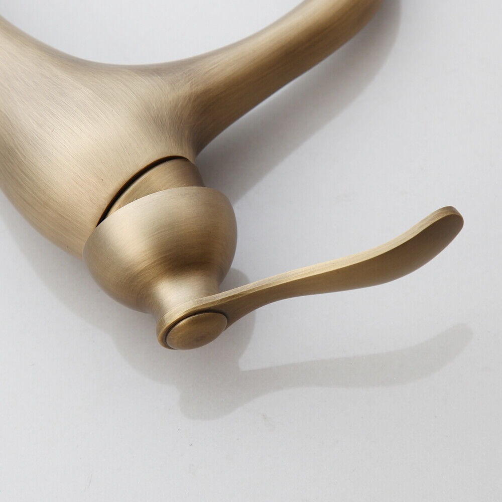 Bronzefarbene Waschtischarmatur Country