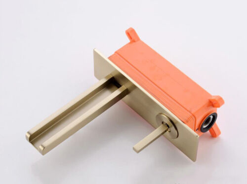 Mattgoldener Wandhahn