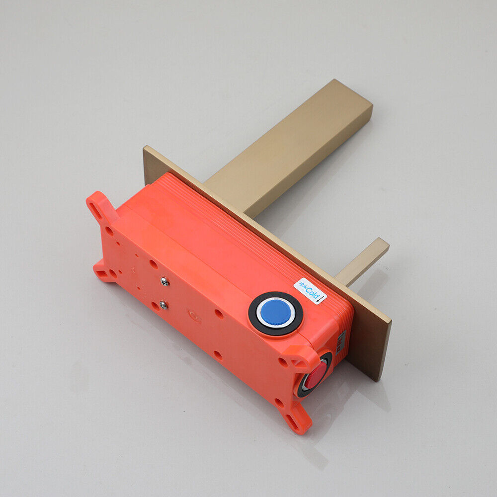 Mattgoldener Wandhahn