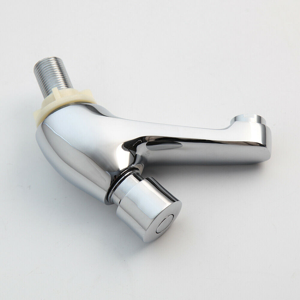 Chrom-Selbstschlusshahn