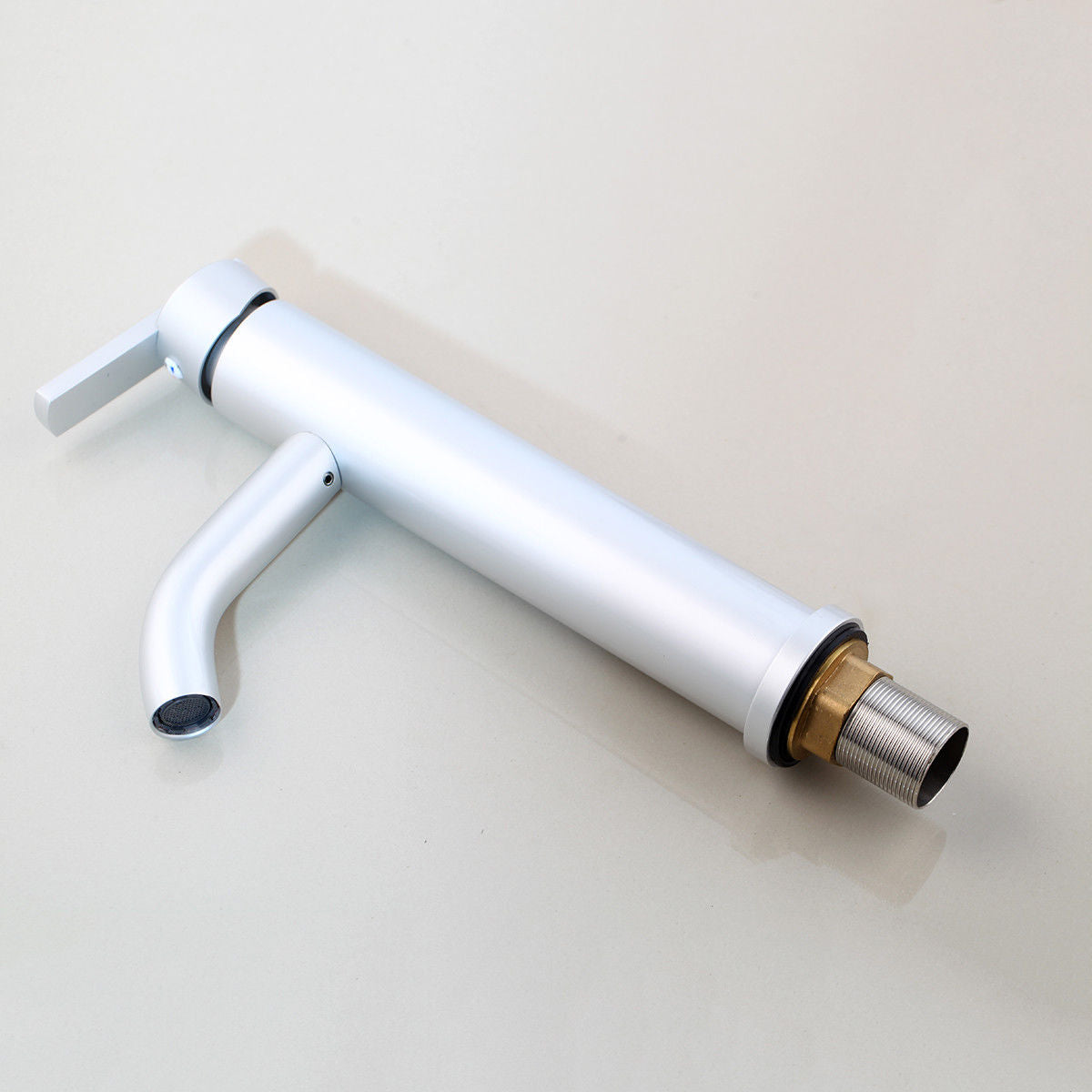 Waschtischarmatur aus Aluminium