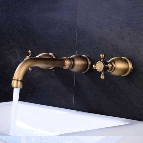 Antiker Wandhahn aus Bronze