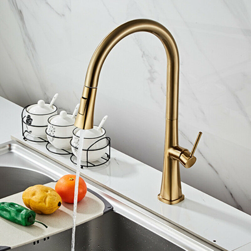 Küchenarmatur aus gebürstetem Gold