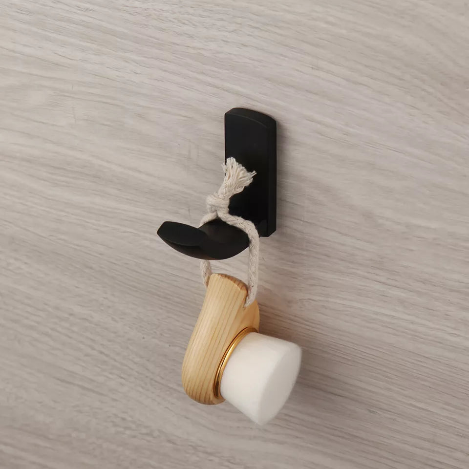 Moderner schwarzer Handtuchhaken zur Wandmontage