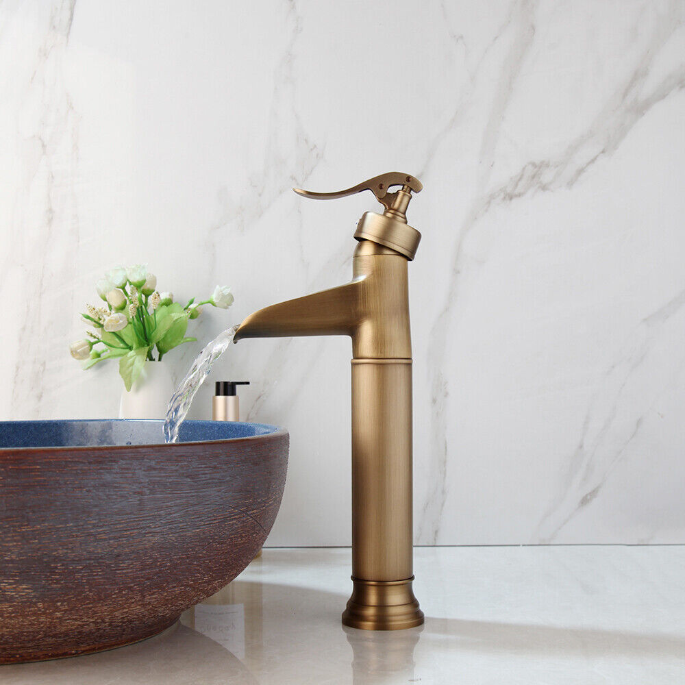 Bronze-colored waterfall tap, country style