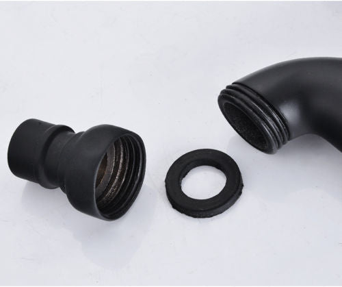 Mattschwarzer Waschmaschinenhahn