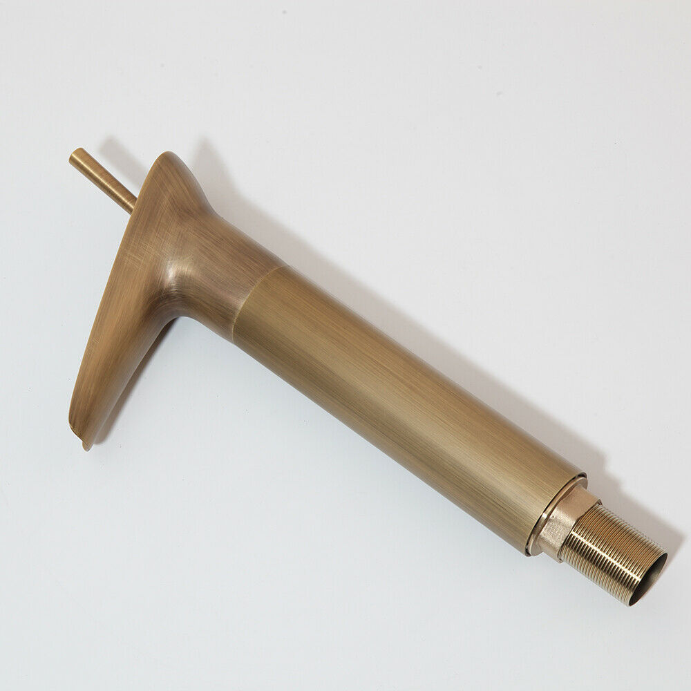 Nostalgische bronzen watervalkraan in landelijke stijl