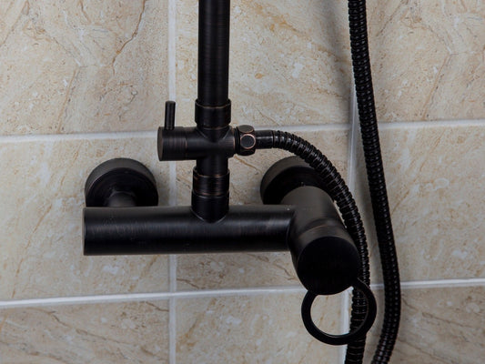 Klassische Regendusche aus Ölbronze zur Aufputzmontage