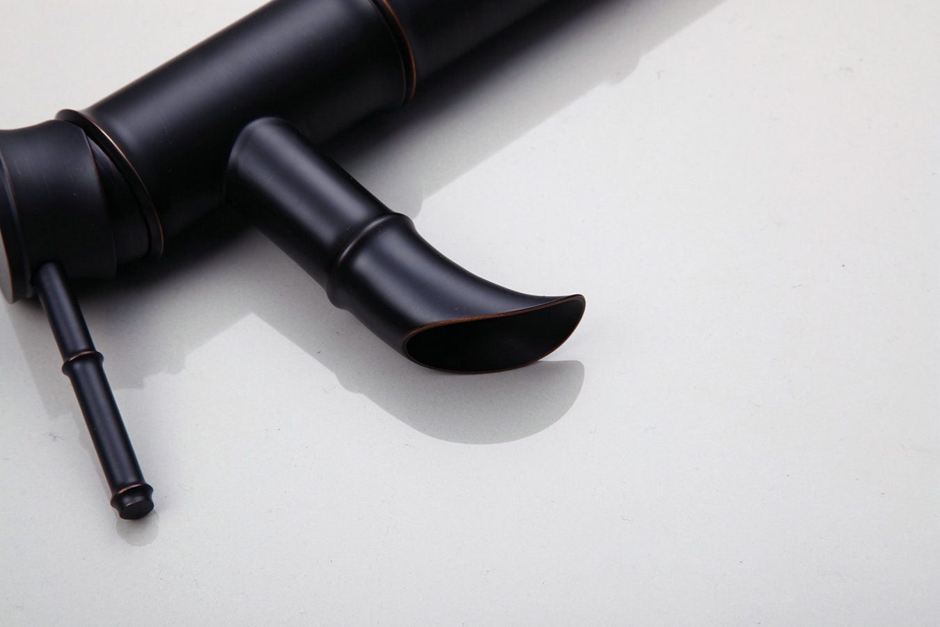 Oliebronzen Bamboo Mengkraan voor Wastafel