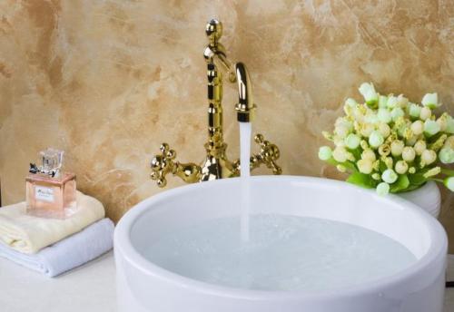 Nostalgic washbasin tap, classic model, gold