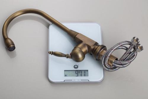 Klassische Küchenarmatur aus Bronze im Antik-Look