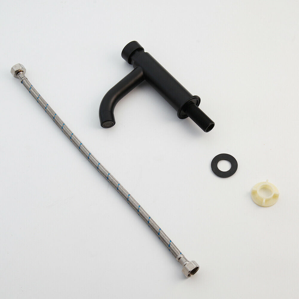 Selbstschließender schwarzer Wasserhahn