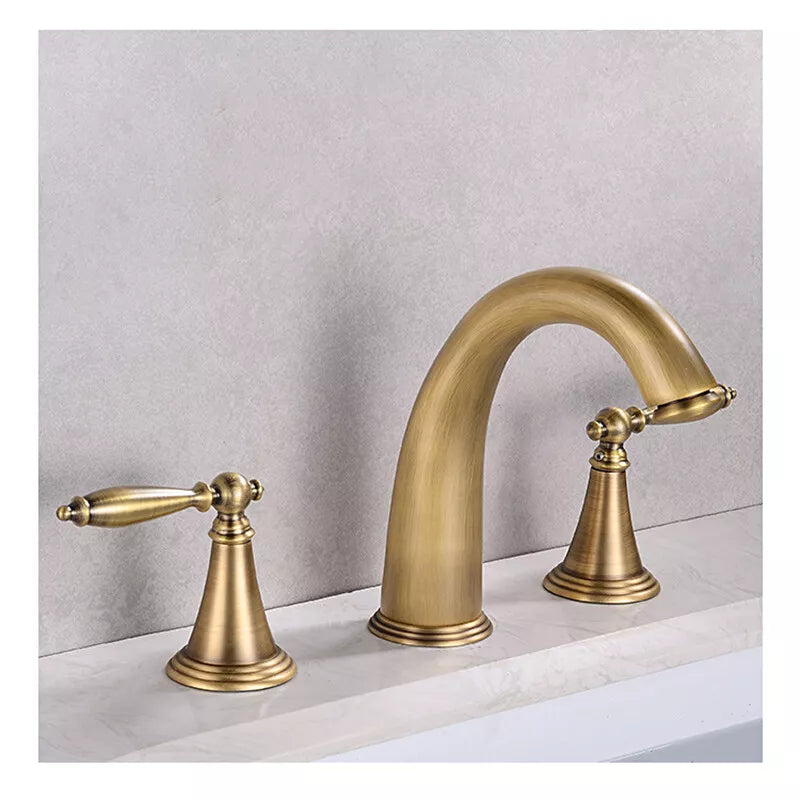 3-piece tap with a nostalgic design for washbasin or bath rim mounting