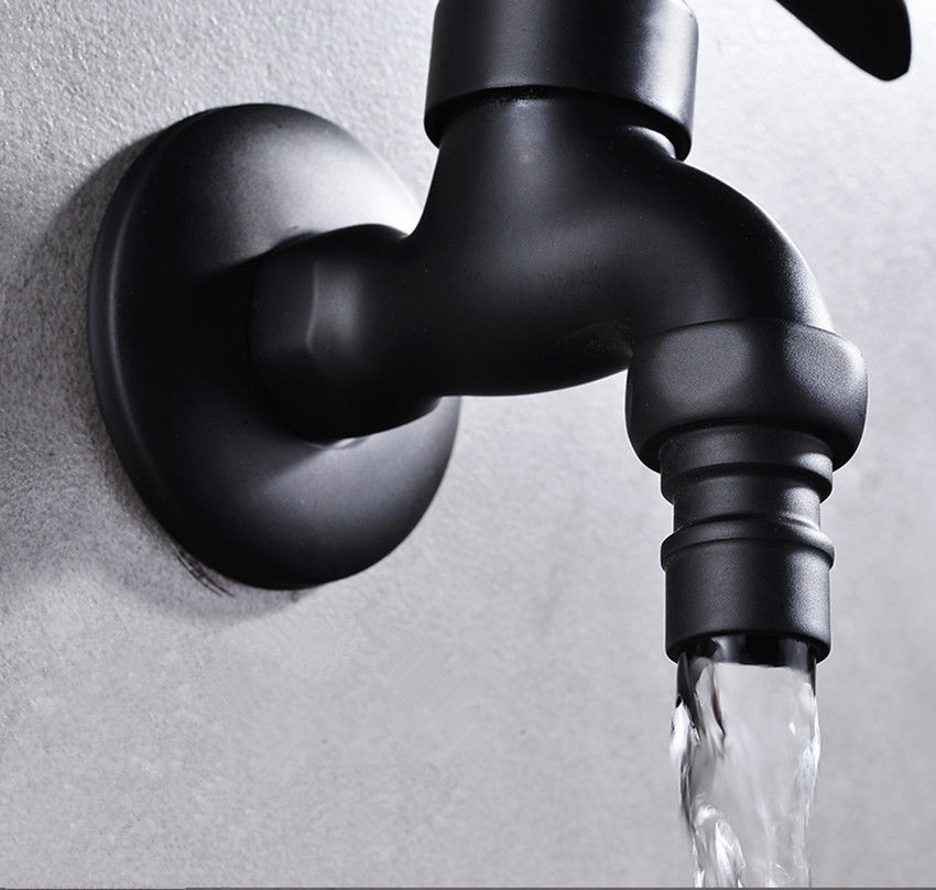 Mattschwarzer Waschmaschinenhahn