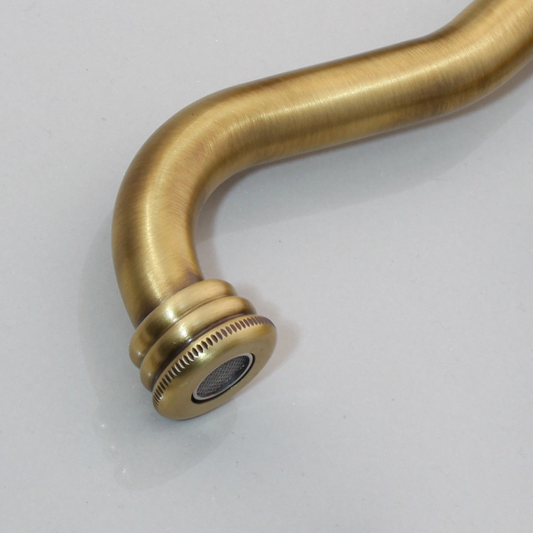 Hoher Wasserhahn aus Bronze