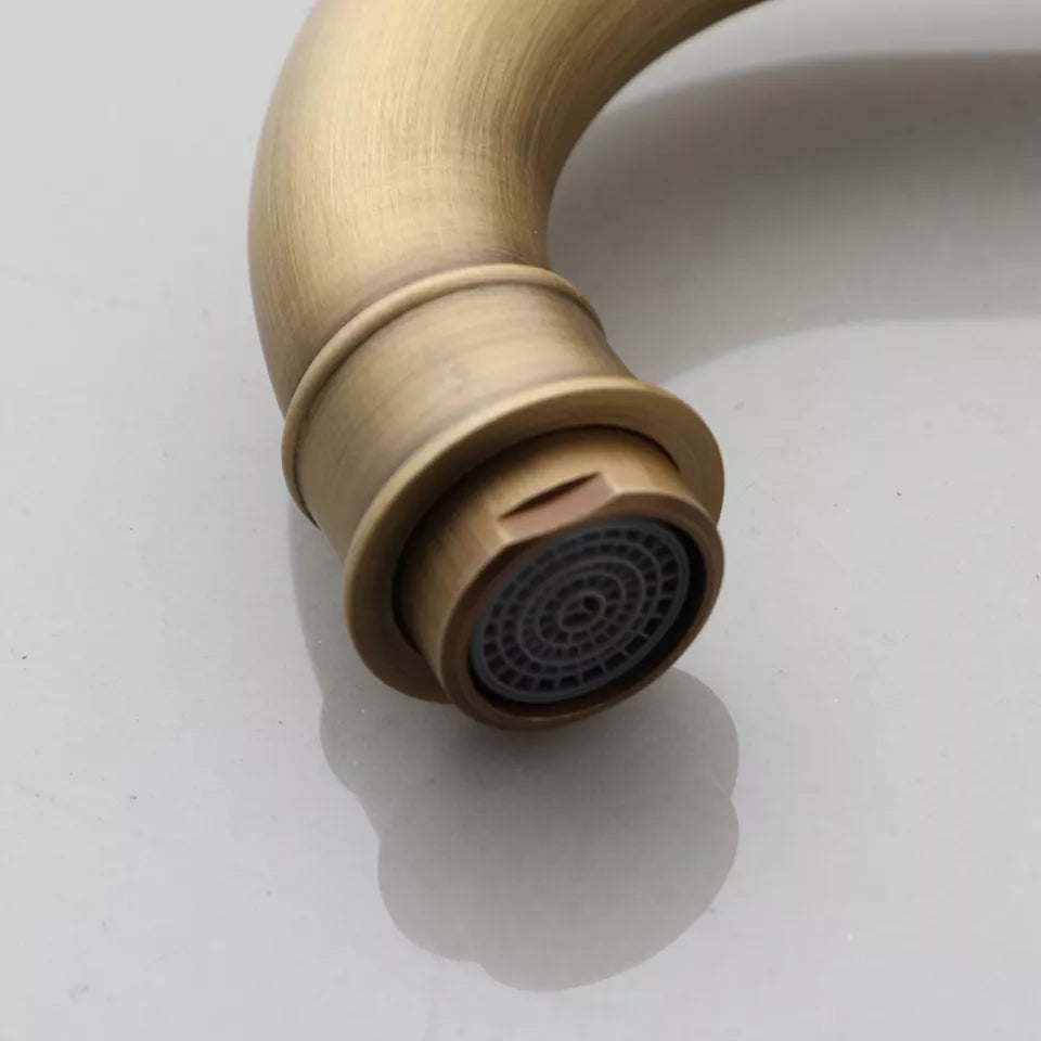 Nostalgische Wastafelkraan Klassiek Model – Brons
