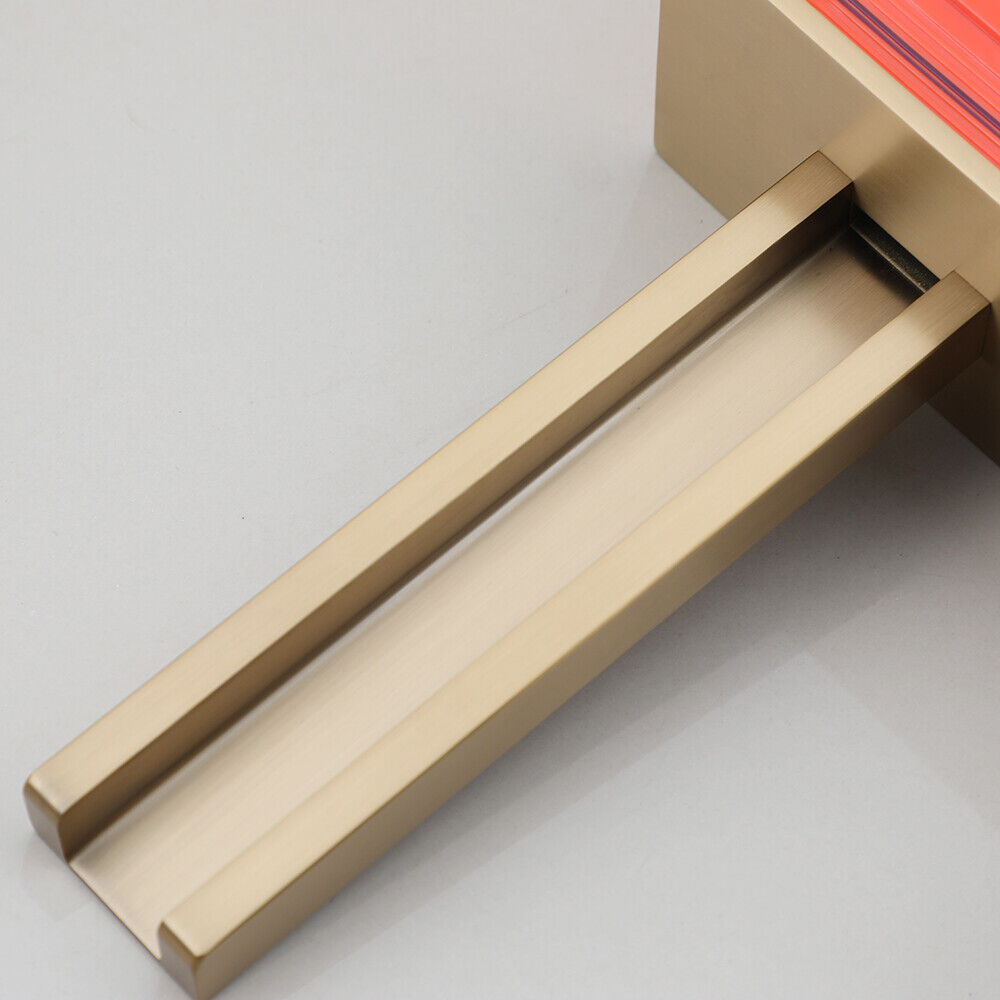 Mattgoldener Wandhahn