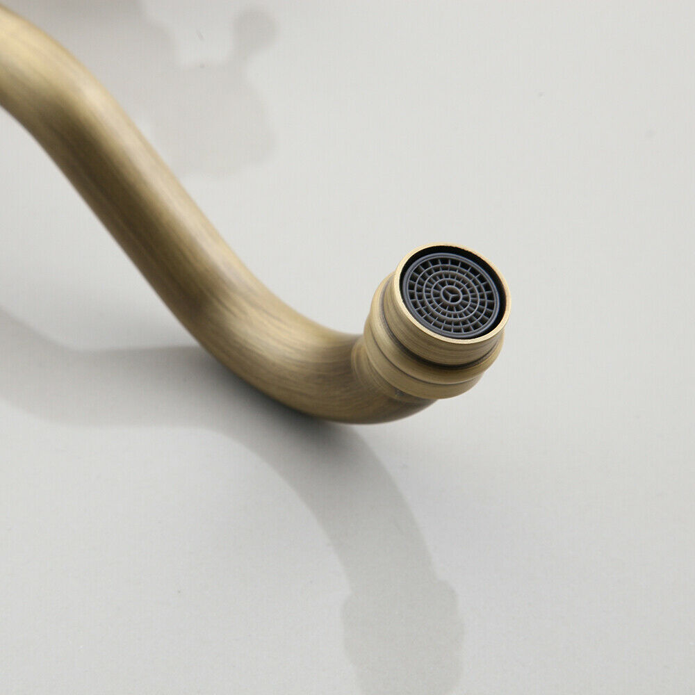 Wandeinbauhahn aus Bronze