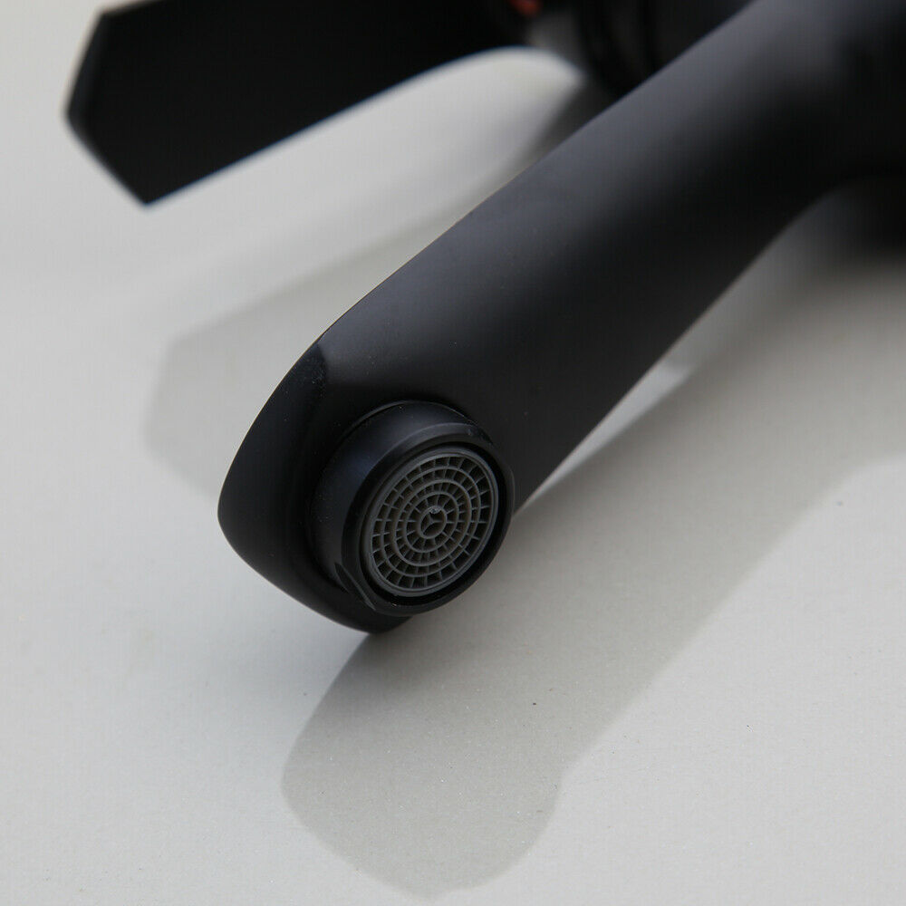 Mat Zwarte Wastafelkraan met Eengreeps Bediening