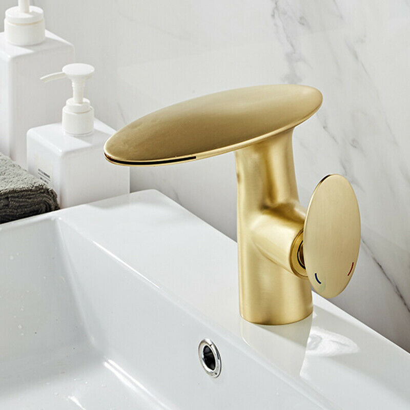 Wasserfall-Wasserhahn in Mattgold